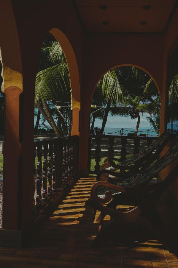 Anse Kerlan Beach Chalets Esterno foto