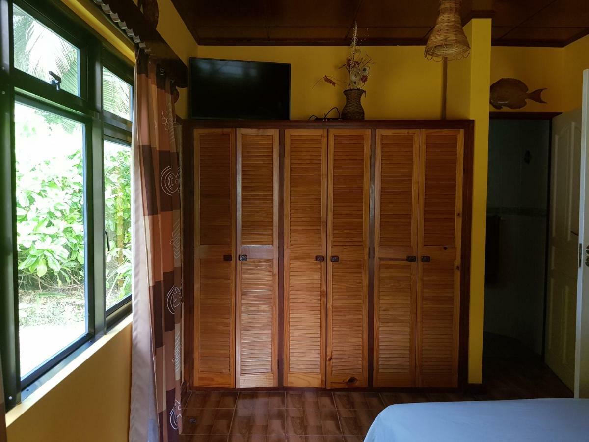 Anse Kerlan Beach Chalets Esterno foto